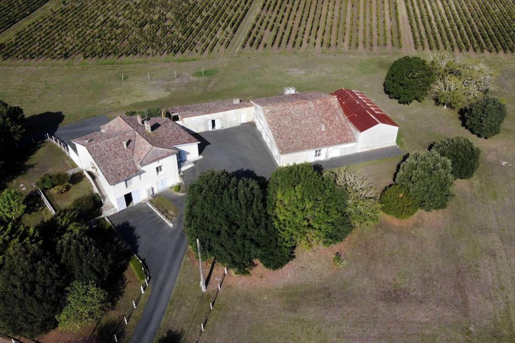 Entre Pierre Et Vigne - Charming Former Winery Farmhouse With Hot Tub & Swimming Pool Монестье Экстерьер фото